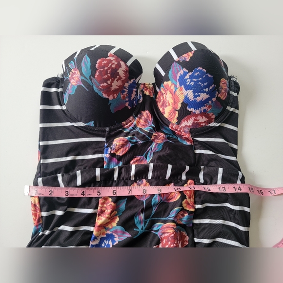 NEW ModCloth Floral The Harper One-Piece Swimsuit size large - Picture 8 of 9